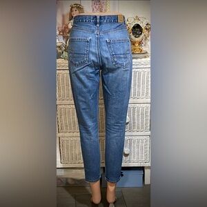 American Eagle 95% Cotton High Rise skinny jeans in Medium blue Wash Size 0